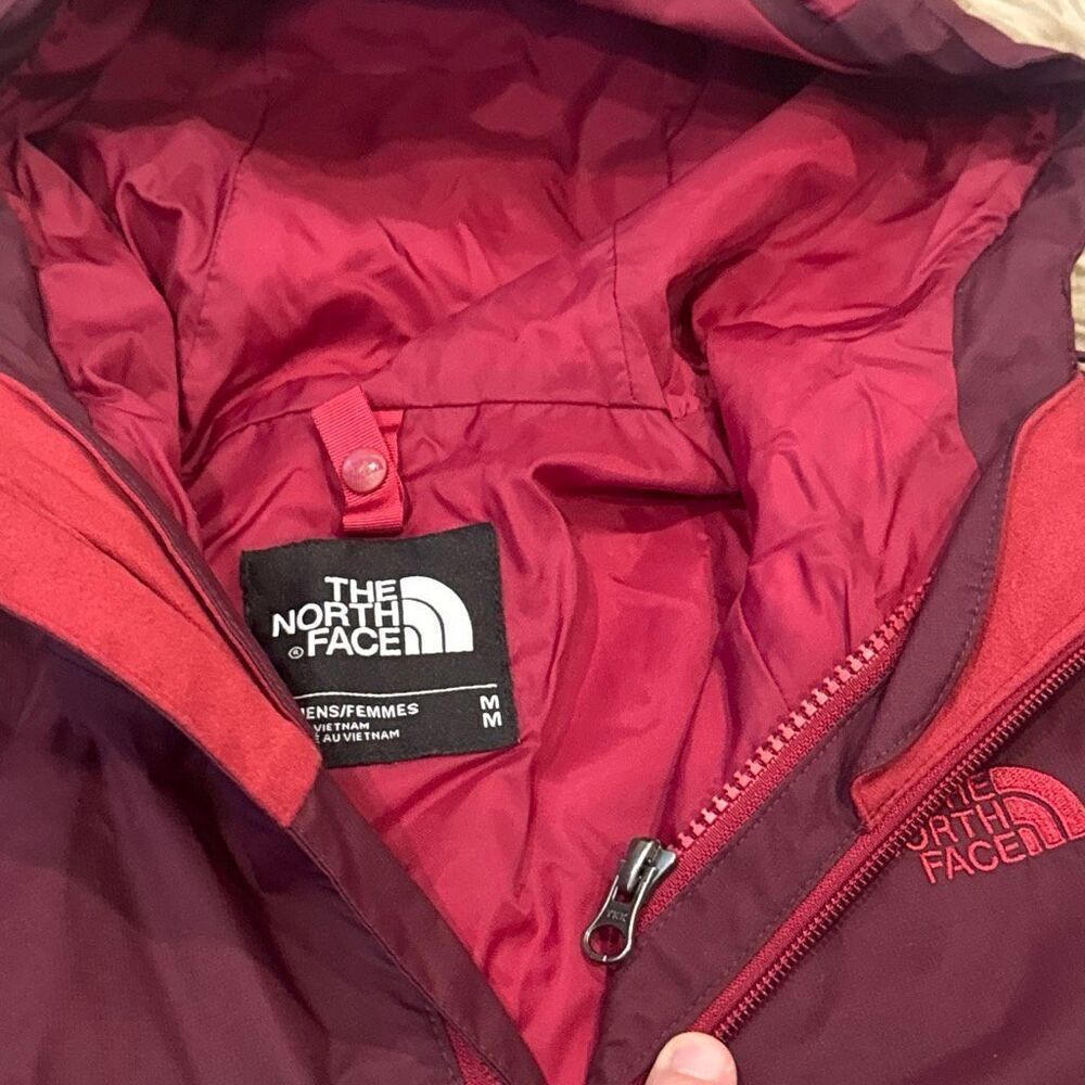 The North Face waterproof jacket size medium - Picture 4 of 5